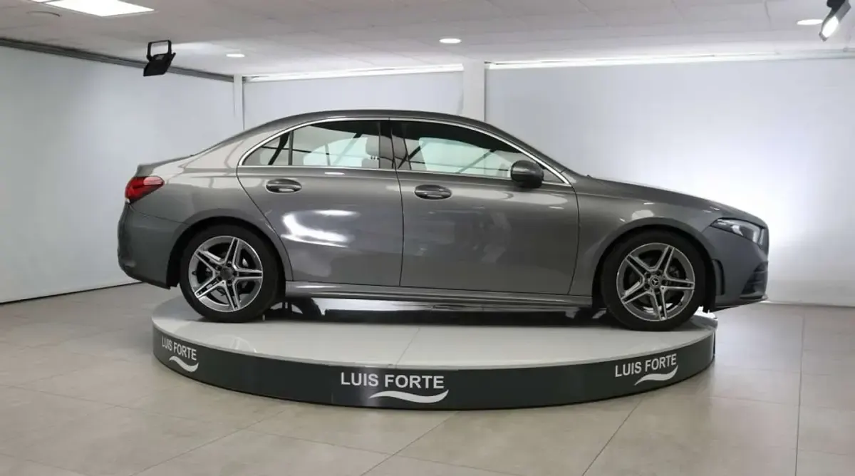 Usado Mercedes A180 136 CV (100 kW) 2022 Gris Berlina