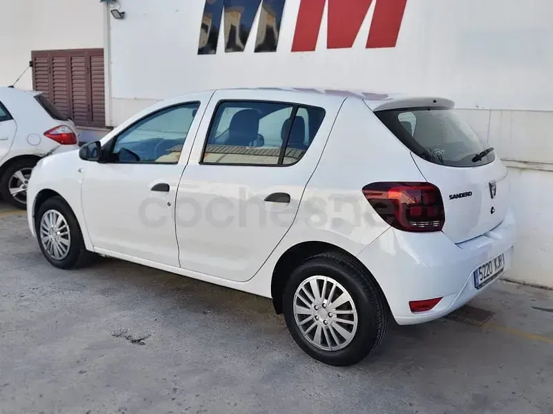 Usado Dacia Sandero Ambiance 73 CV (53 kW) 2018 Blanco Berlina