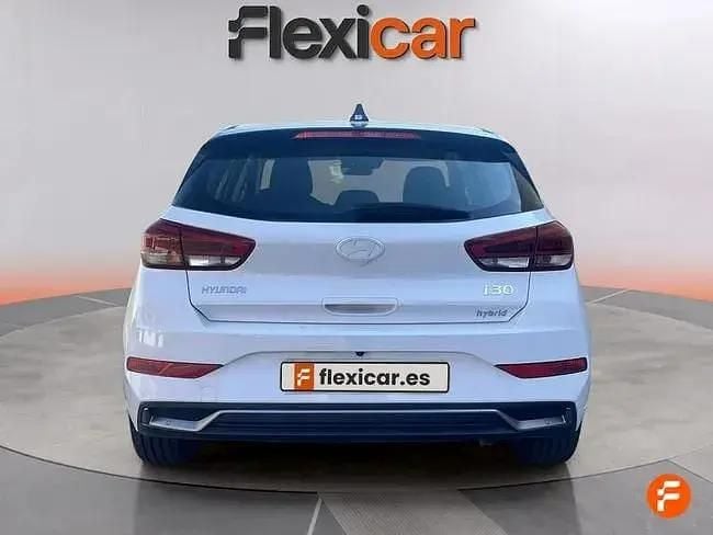 Usado Hyundai i30 120 HP (88 kW) 2024 Branco Sedan