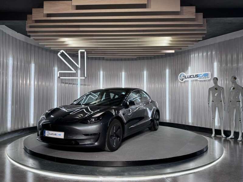 Gris Usado 2022 Tesla Model 3 Long Range Berlina | 41.500 € - Imagen 1/4