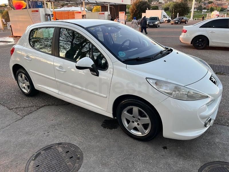 Usado Peugeot 207 Sport 95 HP (69 kW) 2008 Branco Sedan