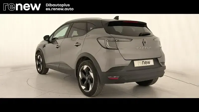 Usado Renault Captur Techno 100 CV (73 kW) 2025 Gris SUV