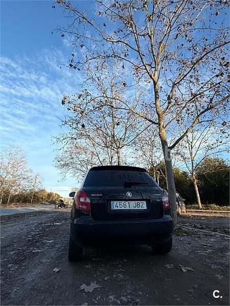Usado Skoda Fabia 69 CV (50 kW) 2015 Negro Berlina