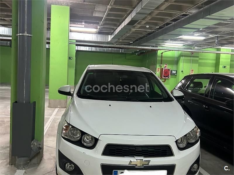 Blanco Usado 2012 Chevrolet Aveo LTZ Berlina | 5000 € (Precio justo) - Imagen 1/4
