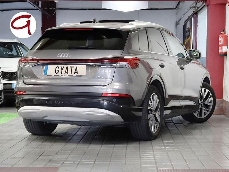 Usado Audi Q4 e-tron Advanced Plus 150 kW (204 CV) 2021 Gris SUV