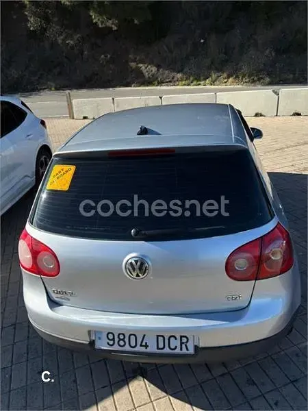Usado VW Golf IV Trendline 105 CV (77 kW) 2004 Gris / plata Berlina