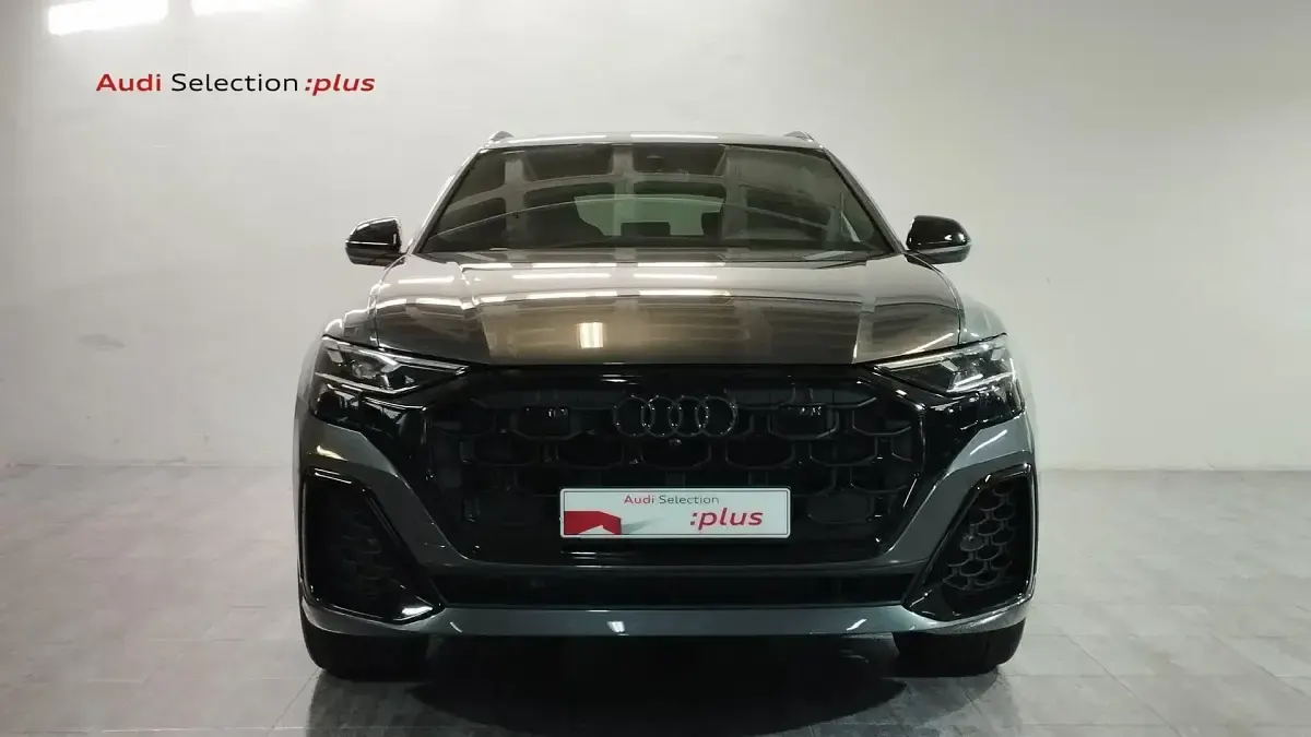 Usado Audi Q8 286 CV (210 kW) 2025 Gris / plata SUV