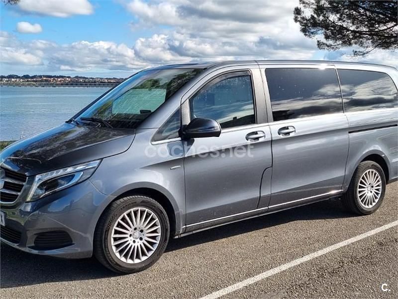 Usado Mercedes V220 Exclusive 163 CV (119 kW) 2016 Gris / plata Monovolumen