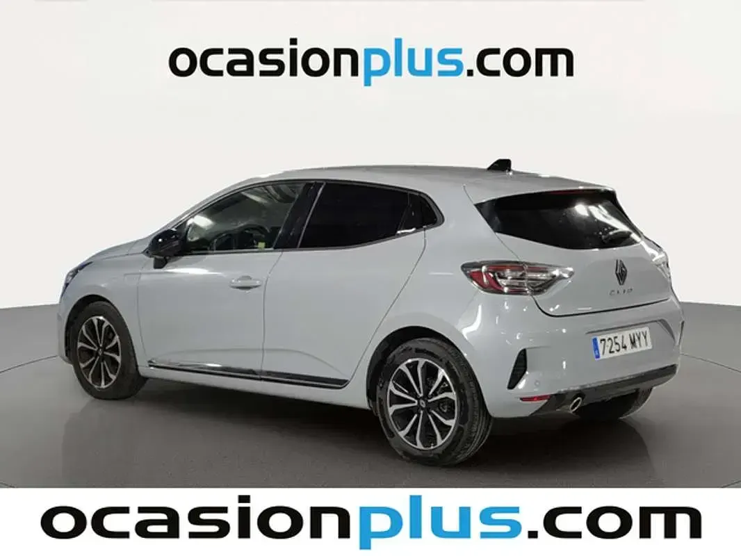 Usado Renault Clio Techno 91 CV (66 kW) 2025 Gris Utilitario