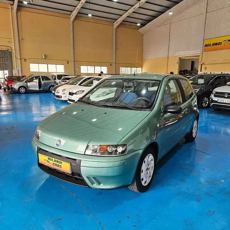 Usado Fiat Punto Active 60 CV (44 kW) 2002 Verde Utilitario
