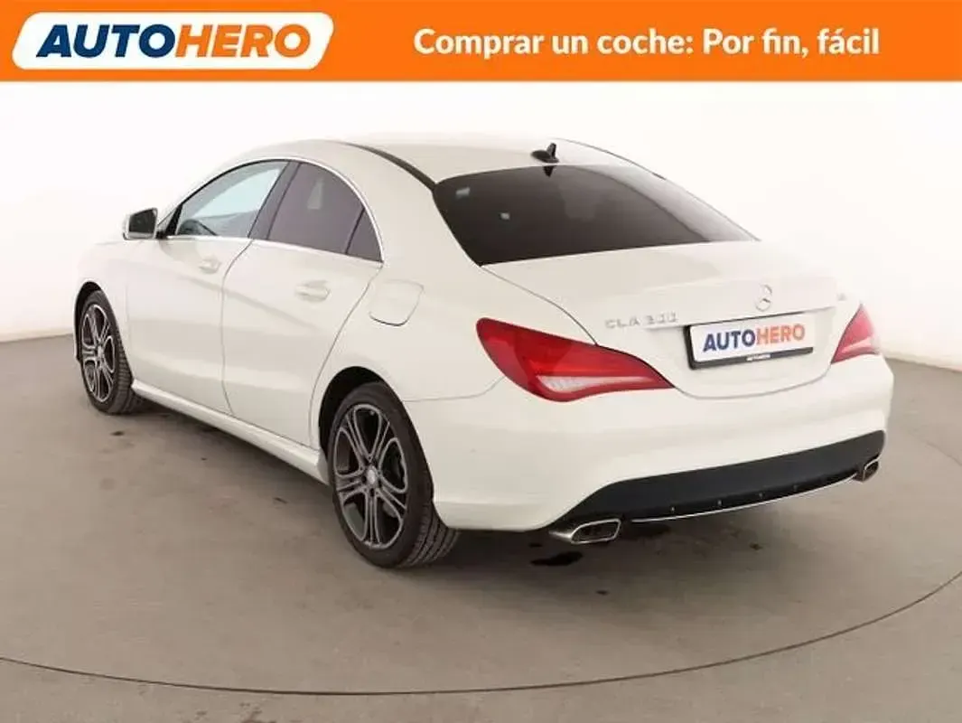 Usado Mercedes CLA200 Urban 136 CV (100 kW) 2014 Blanco Coupe