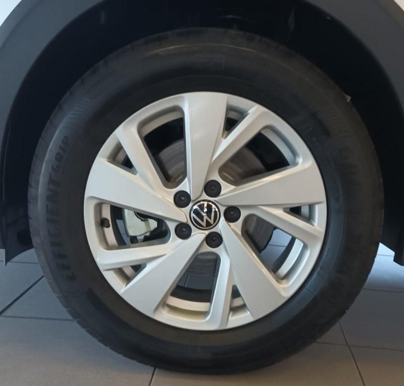 Usado VW Taigo 95 CV (69 kW) 2025 Plata réflex metalizado SUV