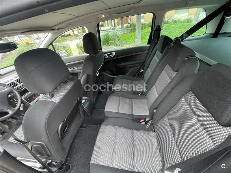 Usado Peugeot 307 136 CV (100 kW) 2008 Negro Familiar