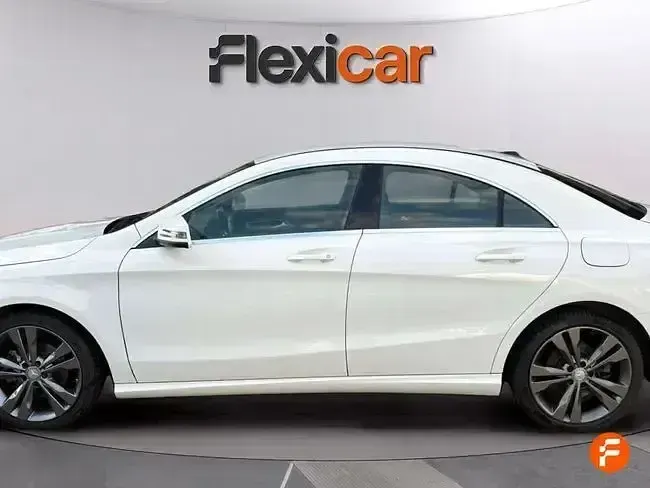 Usado Mercedes CLA200 136 HP (100 kW) 2016 Branco Sedan