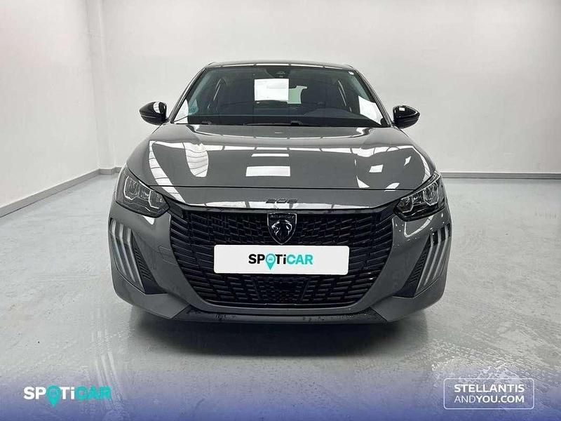 Usado Peugeot 208 Active 102 CV (75 kW) 2024 Gris Utilitario