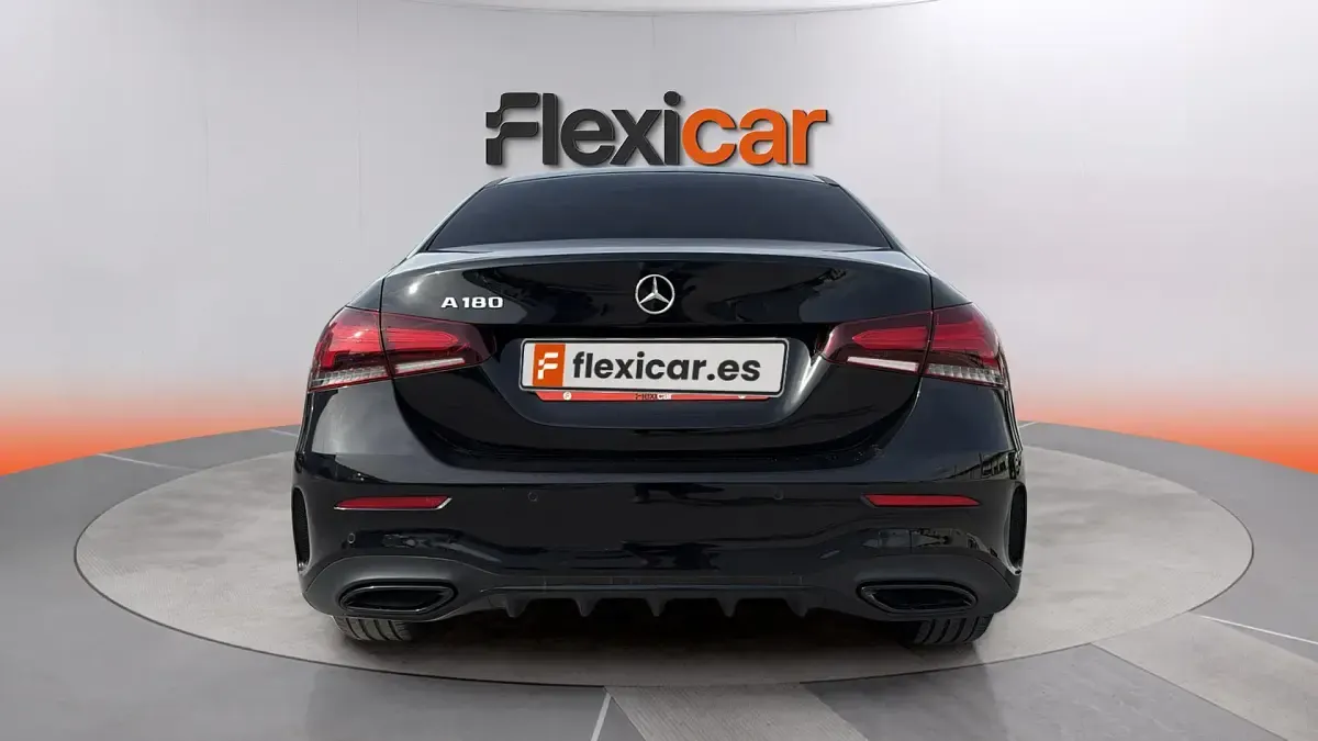 Usado Mercedes A180 136 CV (100 kW) 2022 Negro Berlina
