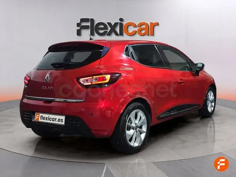 Usado Renault Clio IV Zen 90 CV (66 kW) 2017 Rojo Berlina