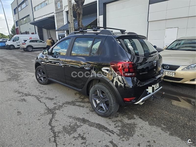 Usado Dacia Sandero 90 CV (66 kW) 2018 Negro Berlina