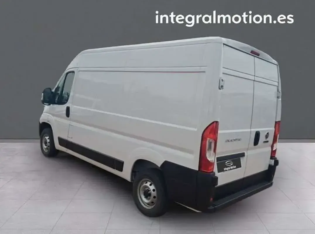 Usado Fiat Ducato 140 CV (102 kW) 2023 Blanco Van