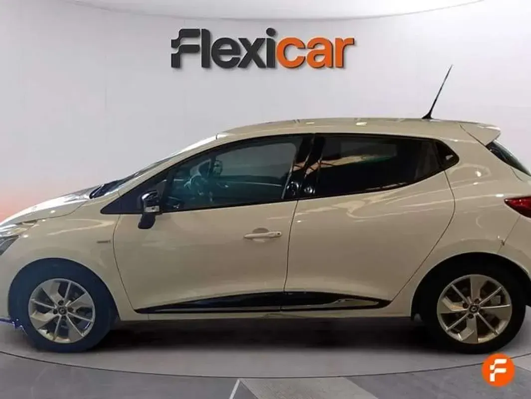 Usado Renault Clio Zen 90 CV (66 kW) 2017 Blanco Utilitario