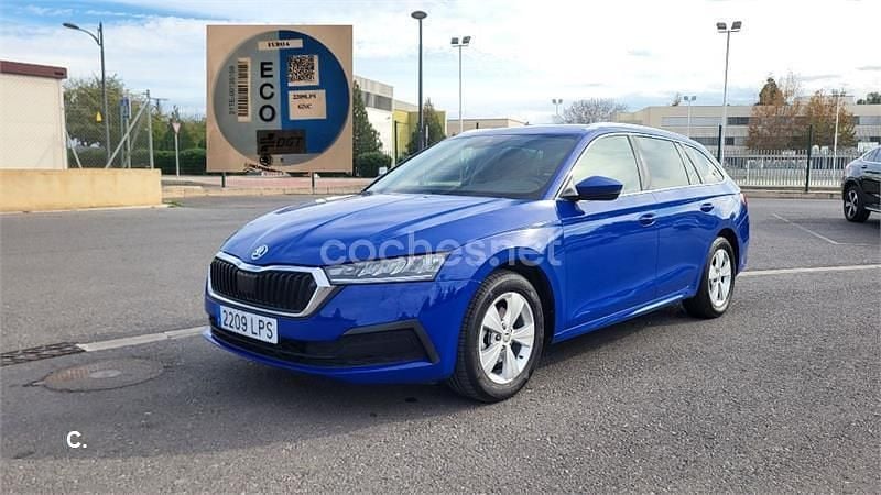 Usado Skoda Octavia G-TEC Ambition 131 CV (96 kW) 2021 Azul Familiar