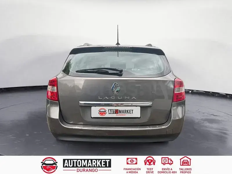 Usado Renault Laguna III 130 CV (95 kW) 2010 Gris / plata Familiar