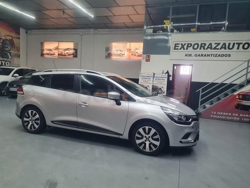 Usado Renault Clio GrandTour Zen 90 CV (66 kW) 2019 Gris / plata Familiar