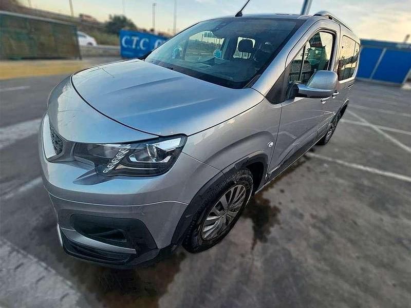 Usado Peugeot Rifter Allure 131 CV (96 kW) 2021 Gris Monovolumen