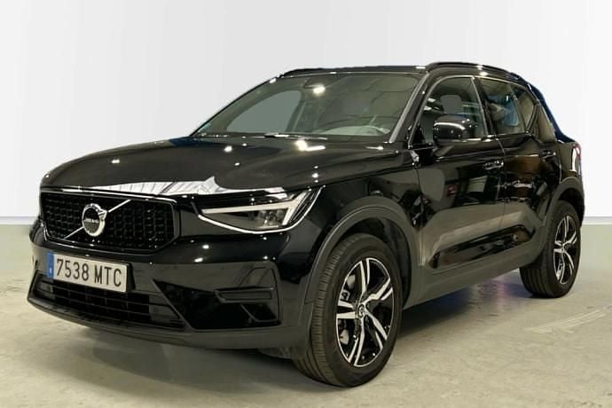 Negro Usado 2024 Volvo XC40 Plus SUV | 36.500 € (Precio justo) - Imagen 1/4
