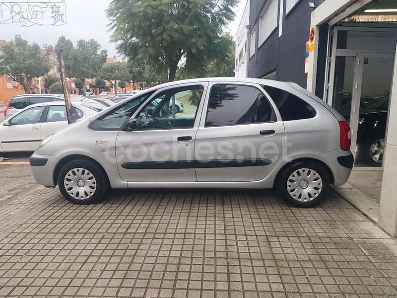 Usado Citroën Xsara Picasso Exclusive 90 CV (66 kW) 2005 Gris / plata Monovolumen