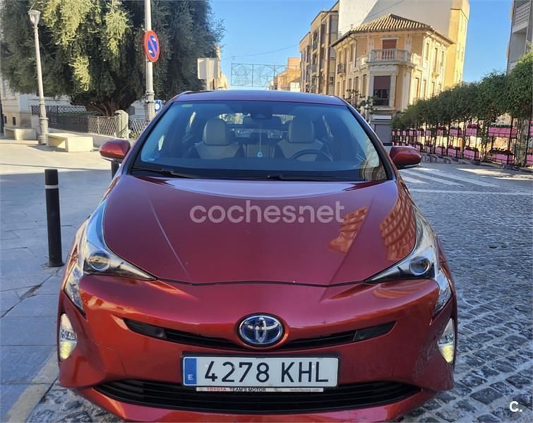 Rojo Usado 2018 Toyota Prius Berlina | 12.900 € (Precio justo) - Imagen 1/4