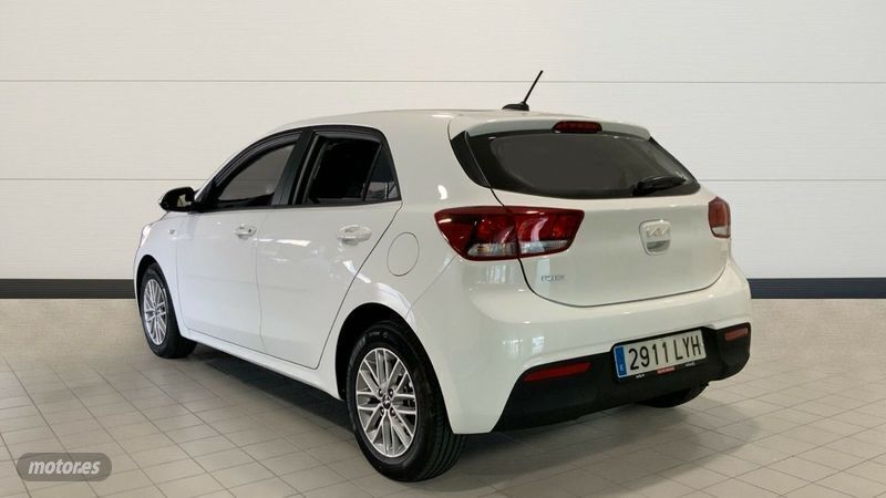 Usado Kia Rio 84 CV (61 kW) 2022 Blanco