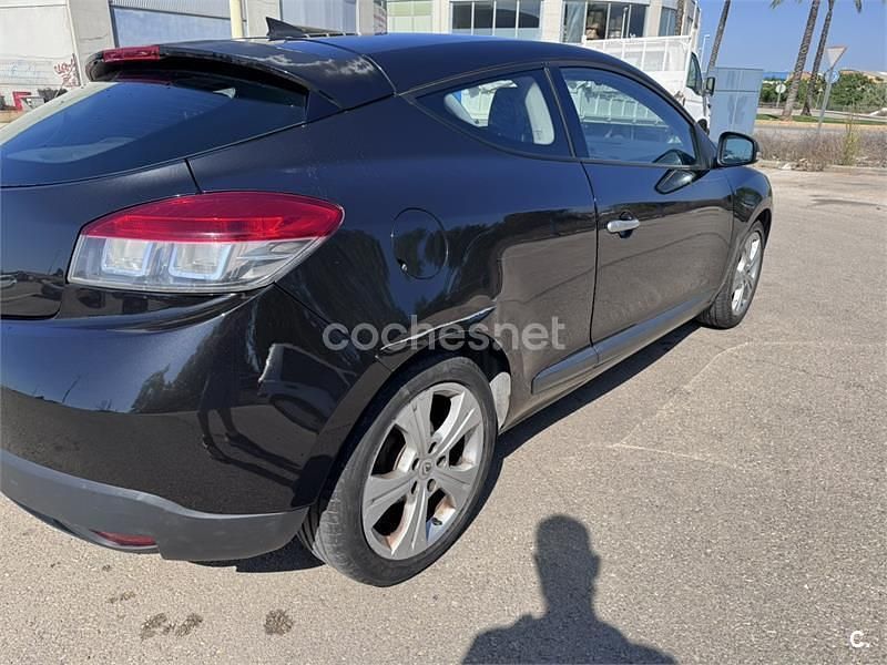 Usado Renault Mégane III Dynamique 110 CV (80 kW) 2009 Negro Berlina