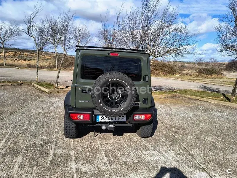 Usado Suzuki Jimny 102 CV (75 kW) 2020 Gris / plata SUV