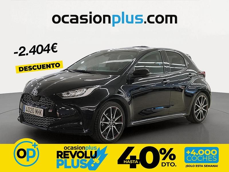 Usado Toyota Yaris Hybrid Sport 116 CV (85 kW) 2023 Negro Berlina