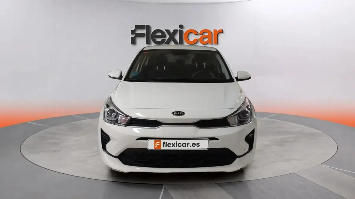 Usado Kia Rio 84 CV (61 kW) 2021 Blanco Berlina