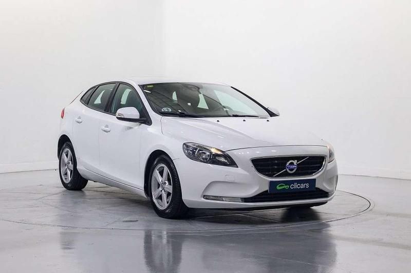 Usado Volvo V40 Kinetic 114 CV (83 kW) 2015 Blanco Utilitario