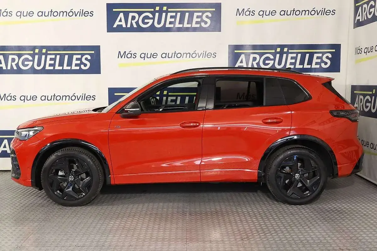 Usado VW Tiguan R-line 150 CV (110 kW) 2024 Rojo SUV