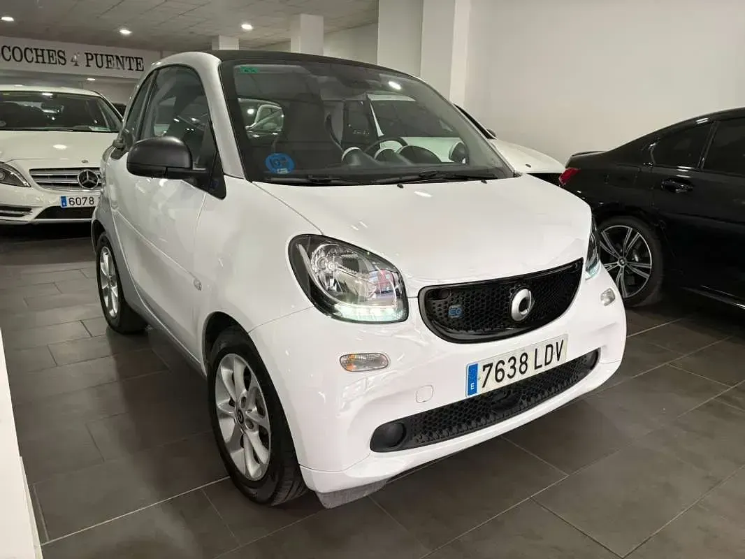 Usado Smart ForTwo Coupé 60 kW (82 CV) 2020 Blanco Coupe