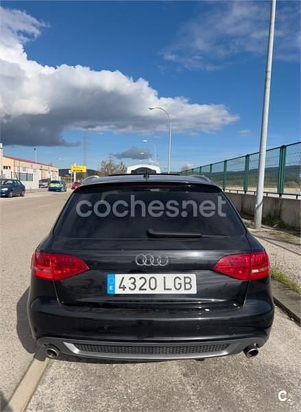 Usado Audi A4 190 CV (139 kW) 2011 Negro Familiar