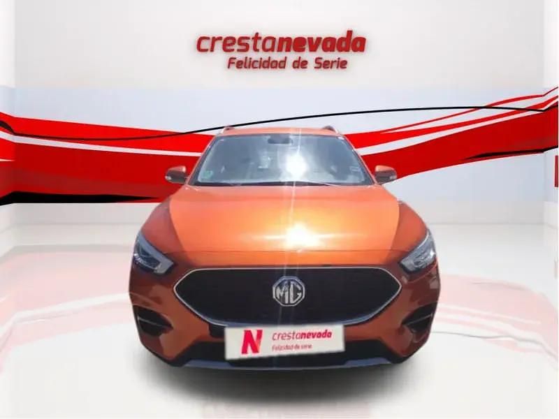 Usado MG ZS Comfort 106 CV (77 kW) 2022 Naranja Berlina