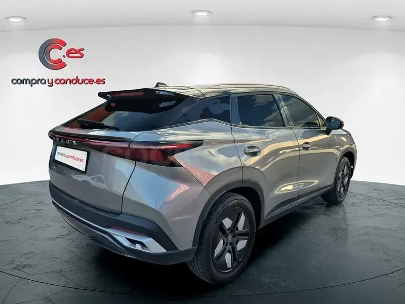 Usado Omoda 5 147 CV (108 kW) 2025 Gris / plata SUV