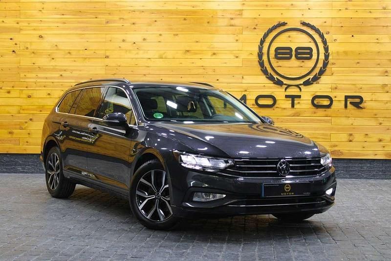 Gris Usado 2023 VW Passat Edition Familiar | 29.970 € (Precio justo) - Imagen 1/4