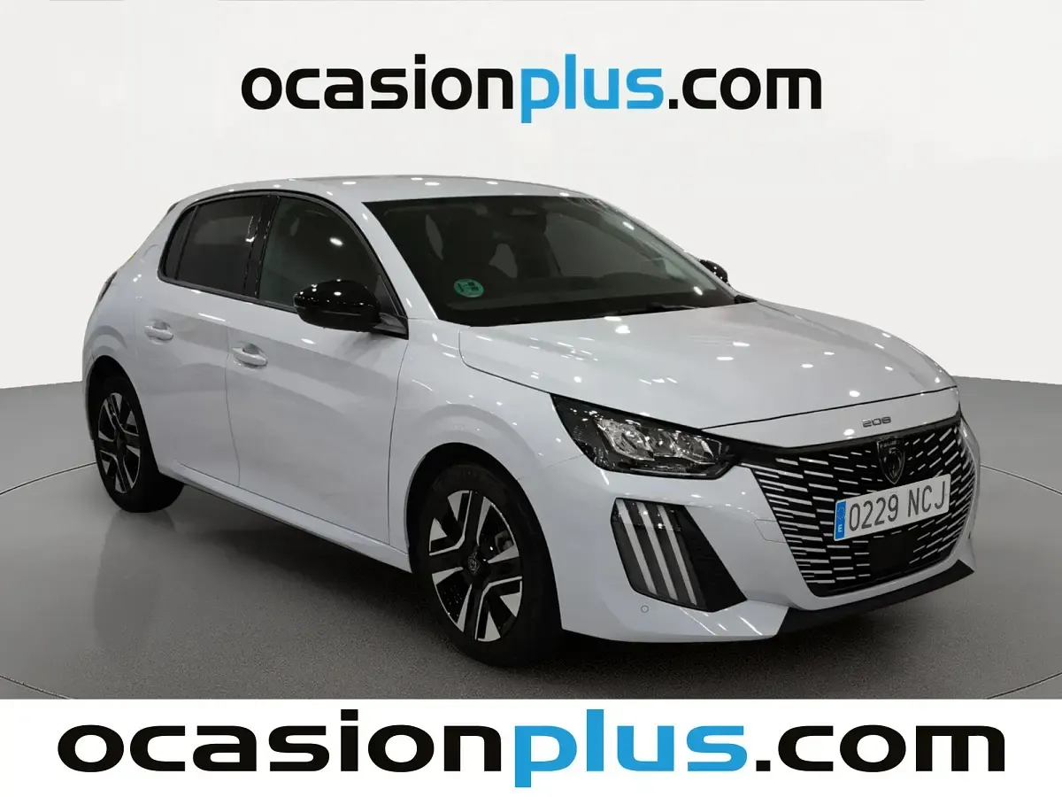 Usado Peugeot 208 Allure 102 CV (75 kW) 2025 Blanco Utilitario