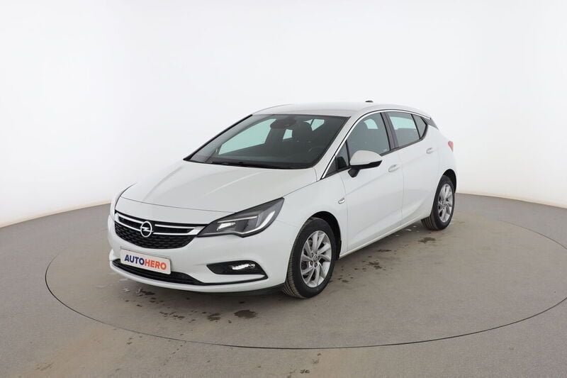 Blanco Usado 2018 Opel Astra Dynamic Utilitario | 12.199 € (Un poco caro) - Imagen 1/4