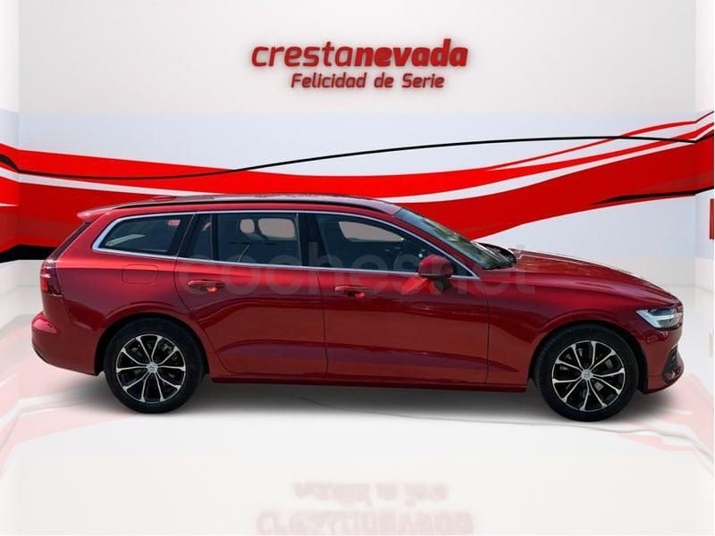 Usado Volvo V60 Momentum 197 CV (144 kW) 2022 Rojo Familiar