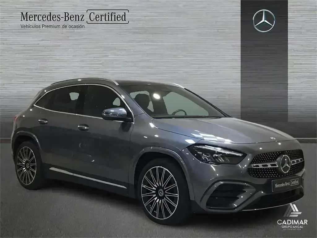 Usado Mercedes GLA200 150 CV (110 kW) 2025 Gris SUV