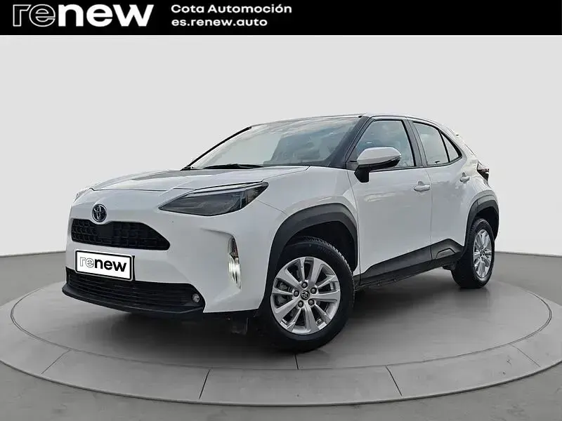 Usado Toyota Yaris Hybrid Business Edition 116 CV (85 kW) 2022 Blanco Berlina
