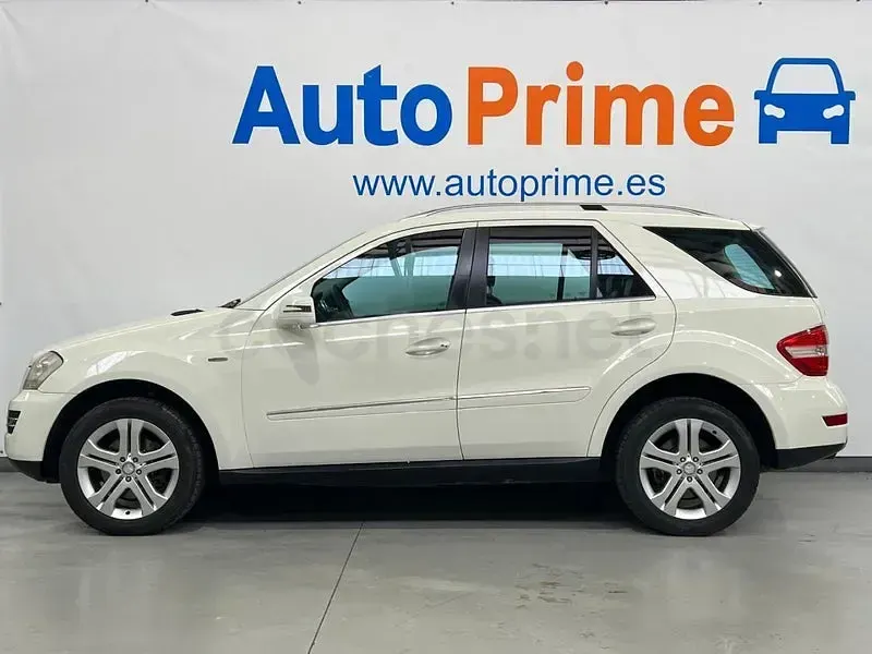Usado Mercedes ML300 204 CV (150 kW) 2011 Blanco SUV