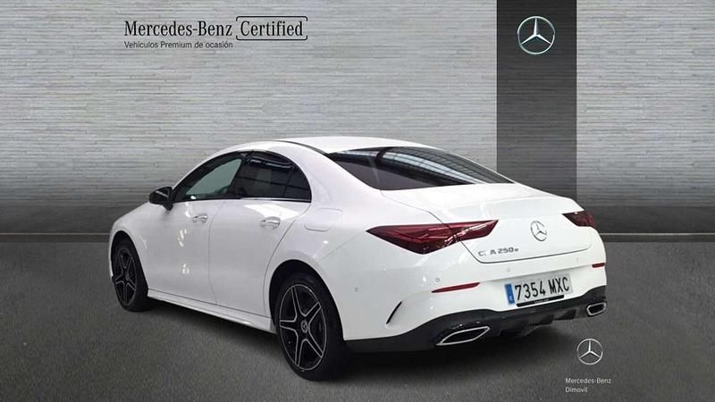 Usado Mercedes CLA250 218 CV (160 kW) 2024 Blanco Berlina